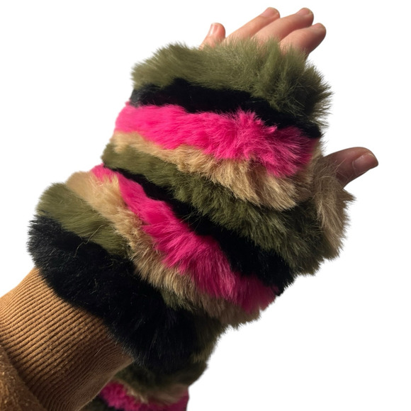 Jocelyn Mandy Faux Fur Fingerless Mittens Gloves Holiday Gift NWT - Picture 1 of 2